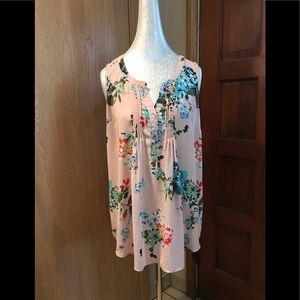 Daniel Rainn Maternity Top 🌸